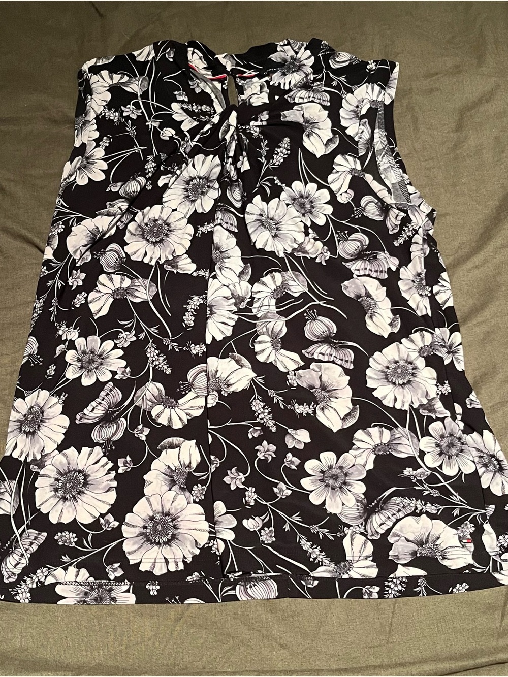 Tommy Hilfiger Black & White Floral Tie-Front Tank